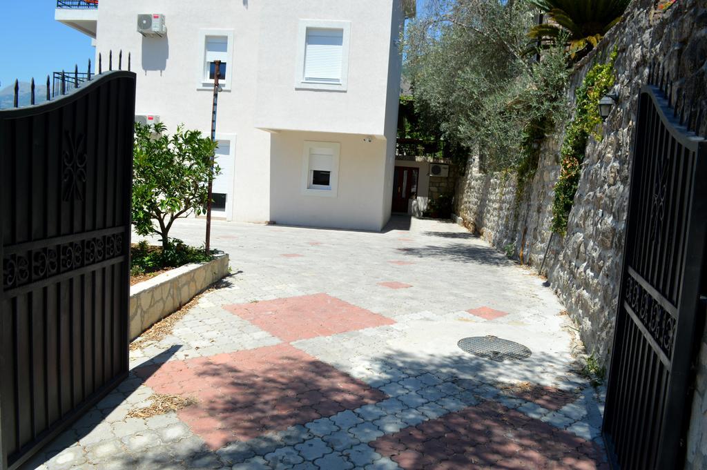 Apartments Mm Sveti Stefan Buitenkant foto